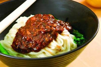 姜氏福记老北京炸酱面:用产品和服务打动餐饮美食消费者