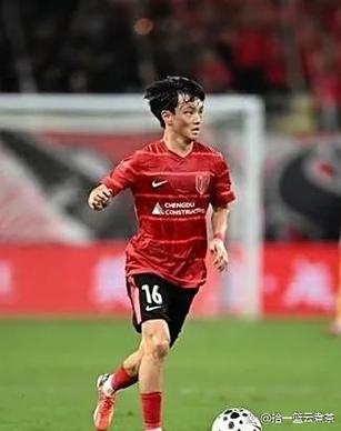 杨明洋妻子赴韩国观战亚冠：成都亚冠首个客场积分，值得骄傲