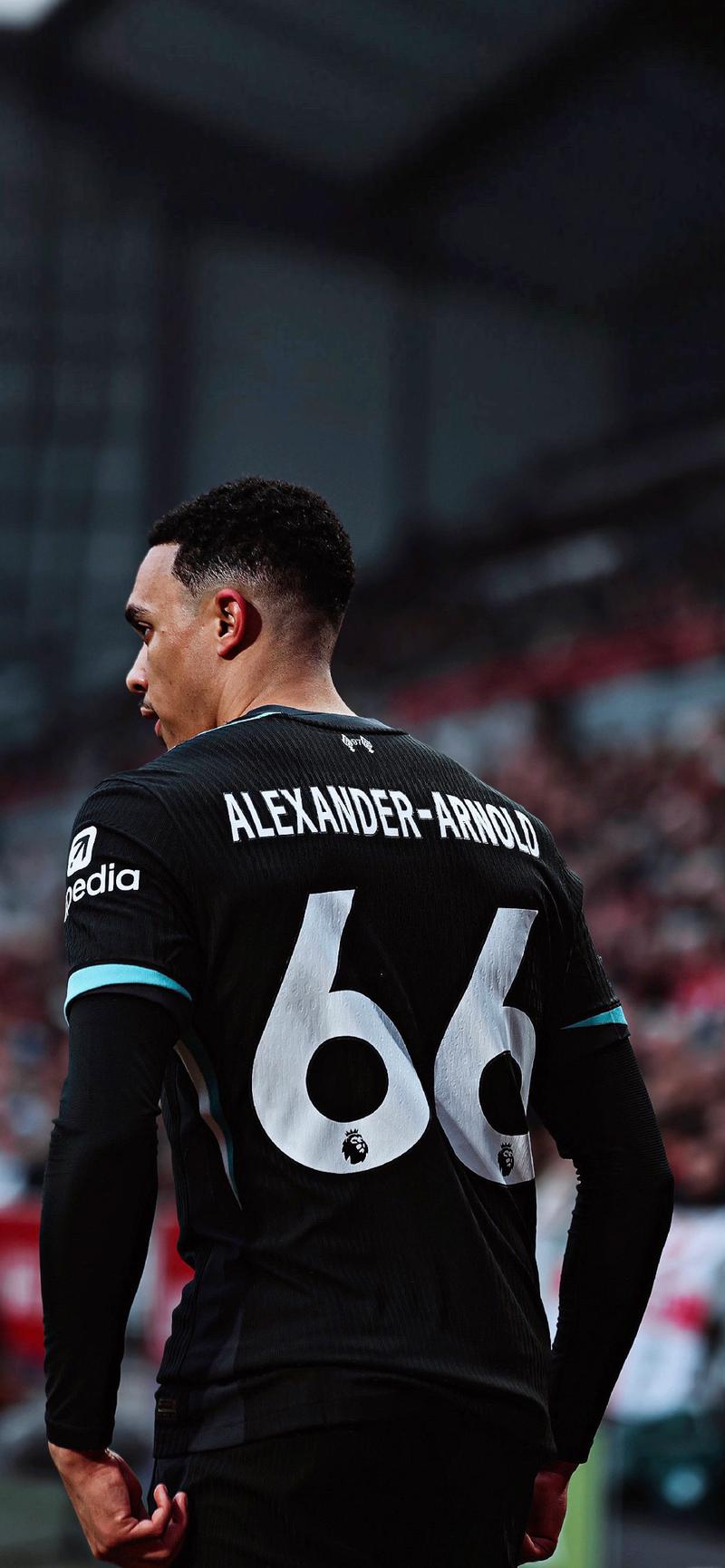 前国脚：阿诺德在皇马出场时间不足，他进不了英格兰大名单